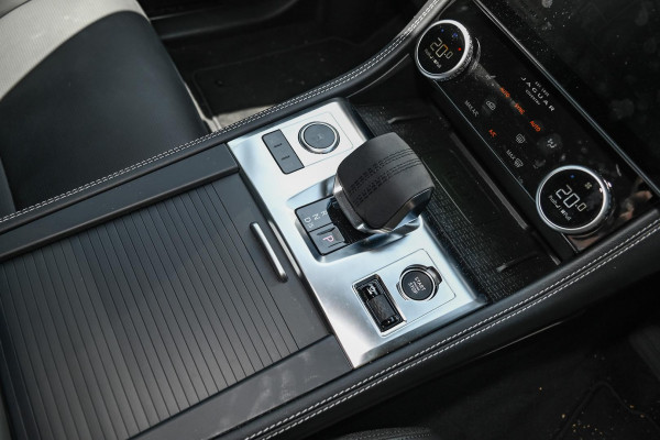 Jaguar F-PACE R-DYNAMIC SE 90TH ANNIVERSARY EDITION P250 X761