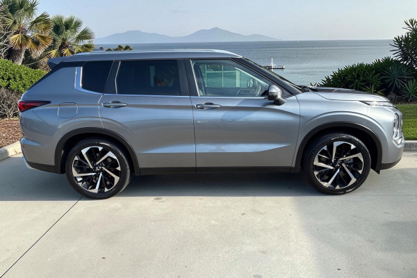 2022 Mitsubishi Outlander ZM Aspire SUV Image 2