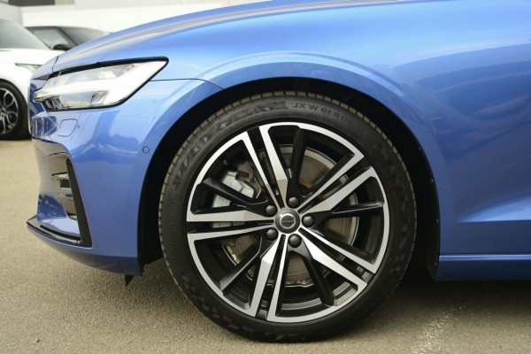 2019 Volvo S60 T5 R-DESIGN Sedan Image 4