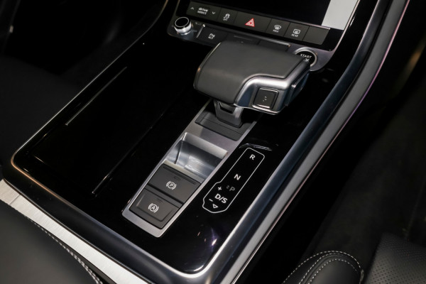 2025 MY26 Audi Q7 4M TDI 210kW S line SUV image 13