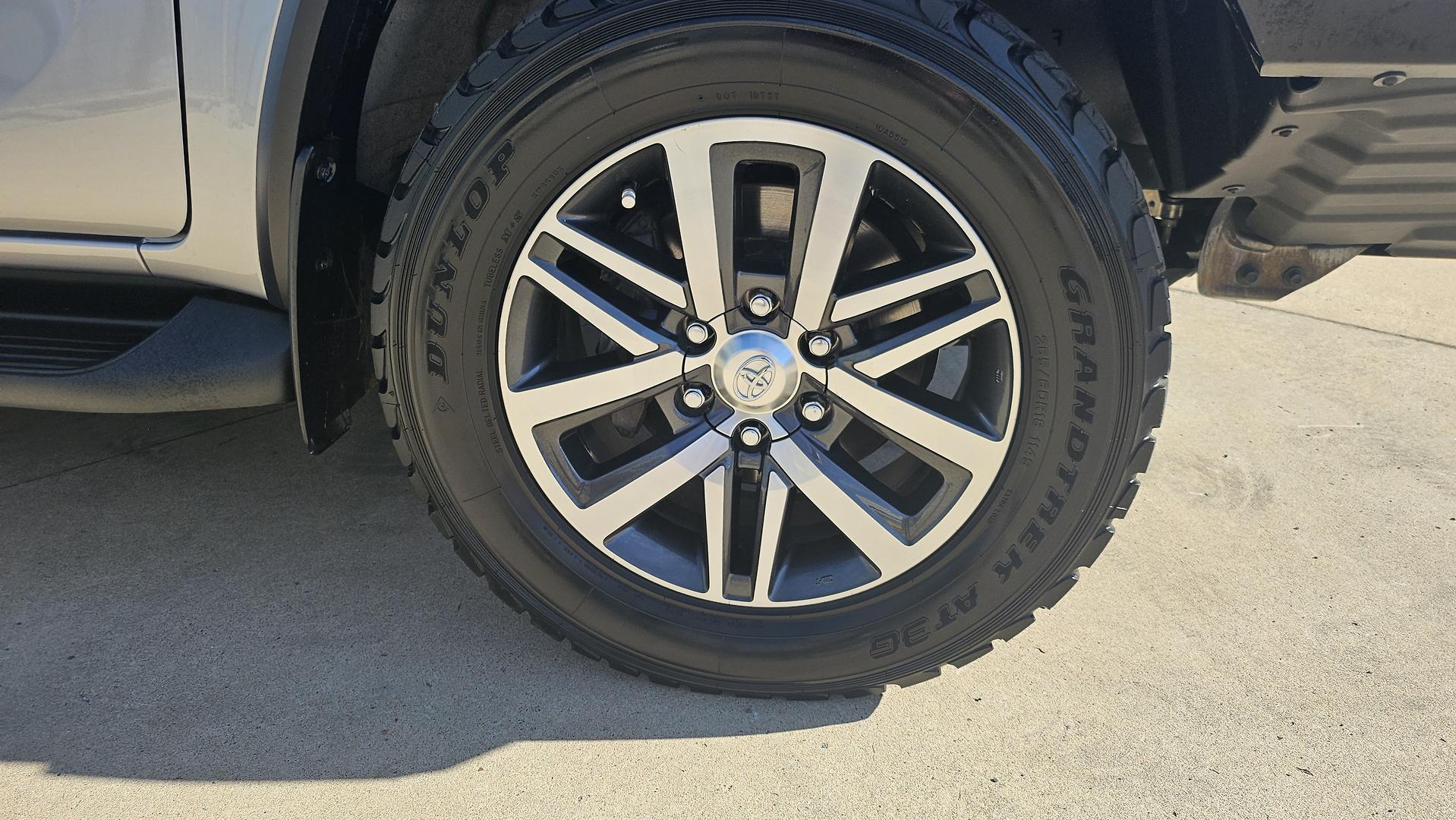 2017 Toyota Fortuner GUN156R Crusade SUV Image 27