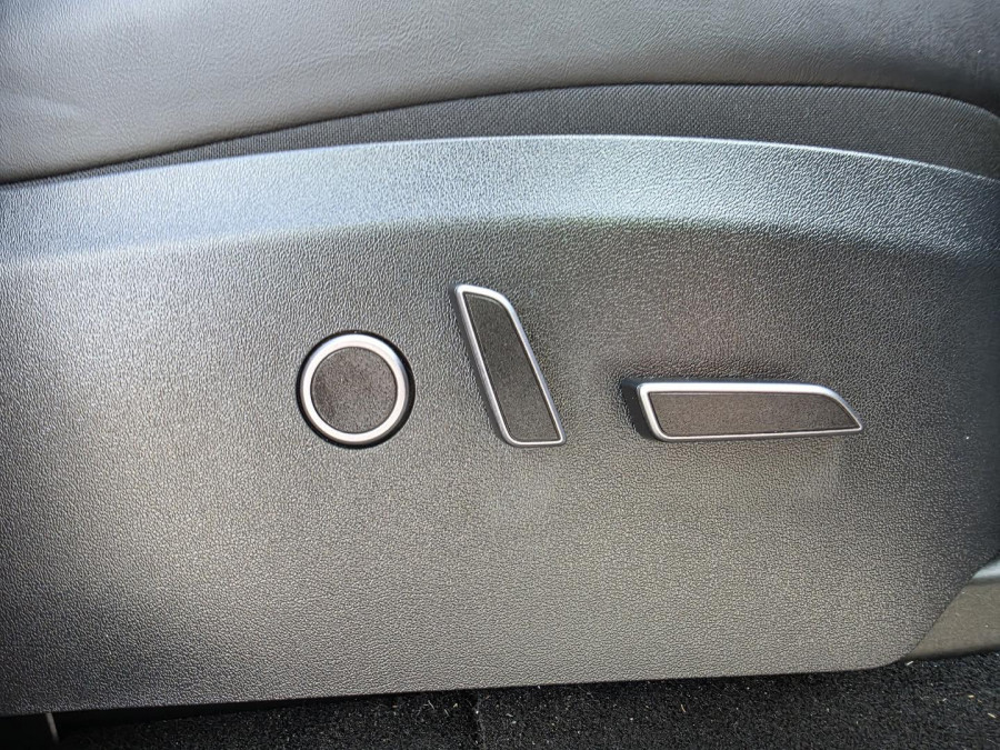 2023 Tesla Model Y  Rear-Wheel Drive SUV Image 15