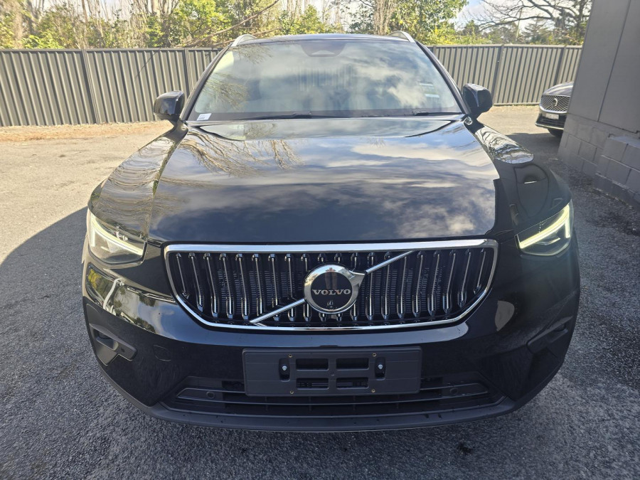 2026 MY27 Volvo XC40 XZ Ultra B4 Bright SUV Image 3