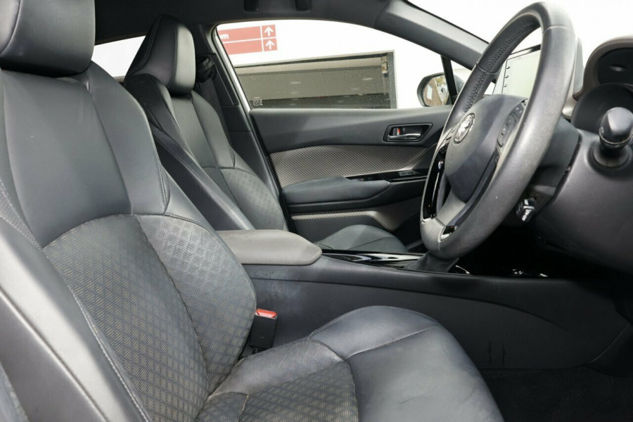 2022 Toyota C-HR ZYX10R Koba SUV Image 8