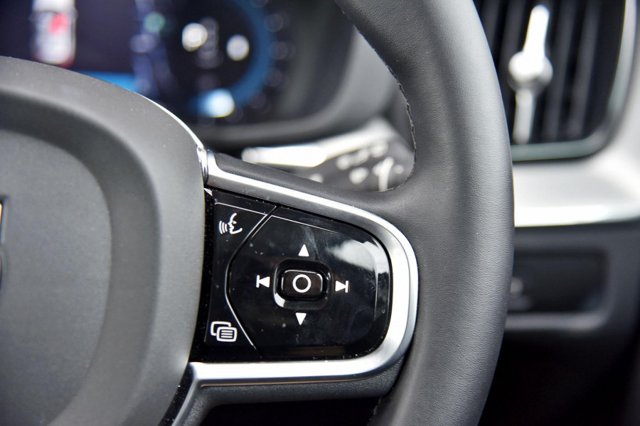 2023 Volvo XC60  Ultimate B5 Bright SUV Image 14