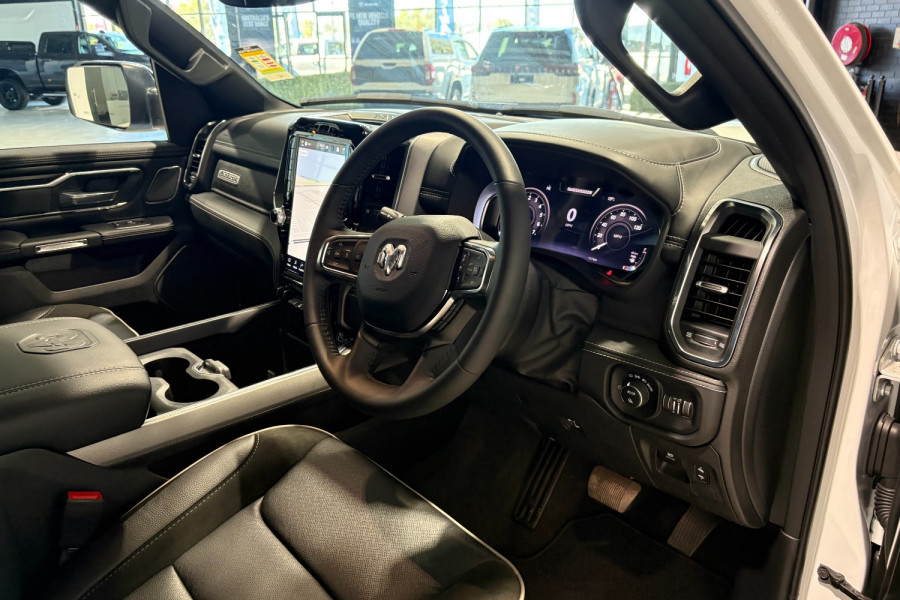 2024 Ram 1500 DT Laramie Ute Image 16