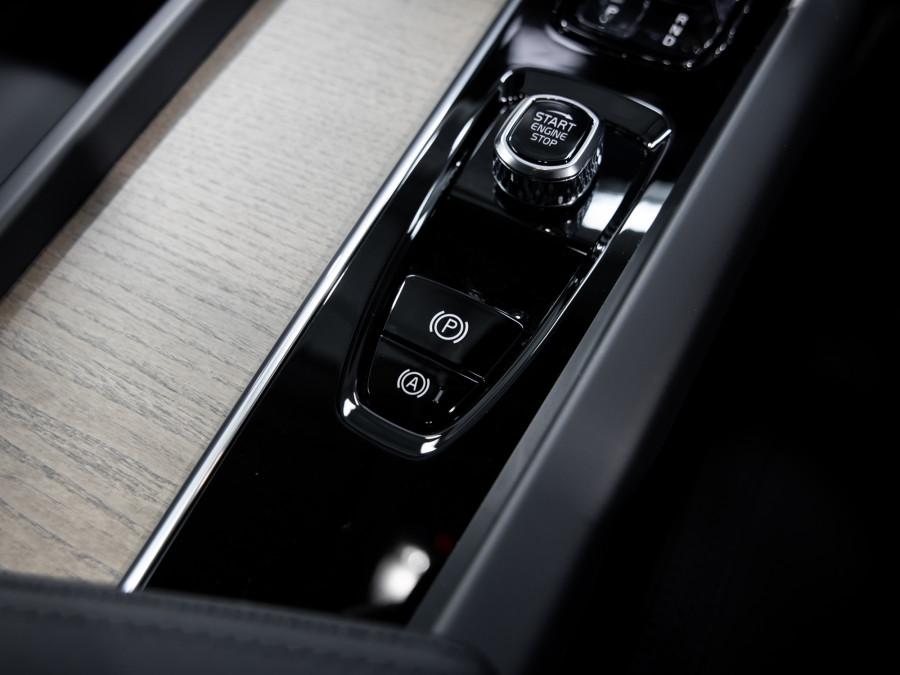 2026 Volvo XC60 UZ B5 Plus 2L Petrol AWD SUV Image 12