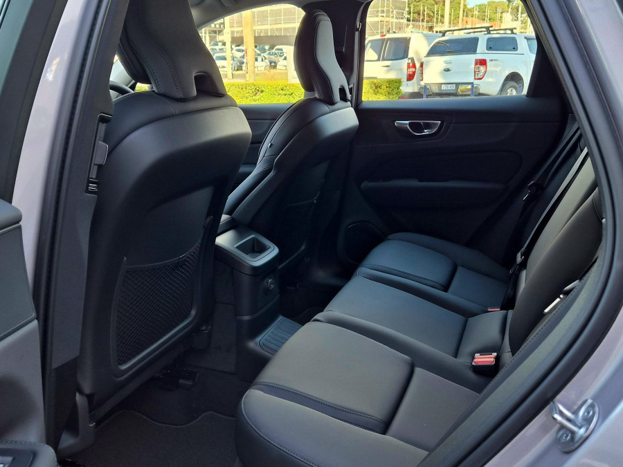 2026 Volvo XC60 UZ Plus T8 Plug-in Hybrid Dark SUV Image 11
