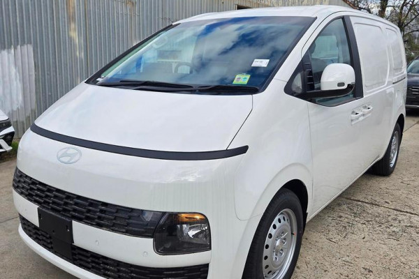 2026 Hyundai Staria Load US4.V3  Van Image 4