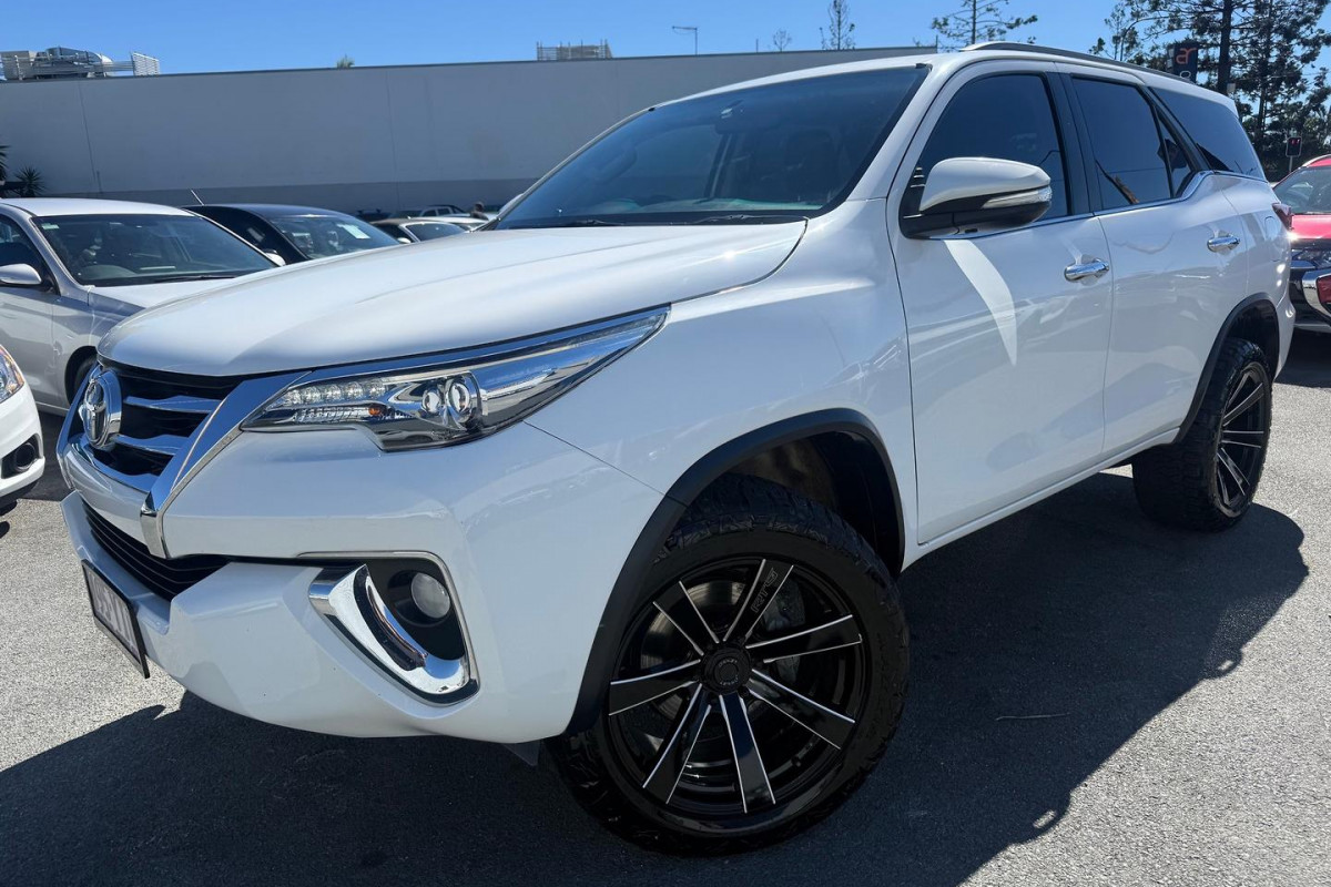 2016 Toyota Fortuner GUN156R Crusade SUV