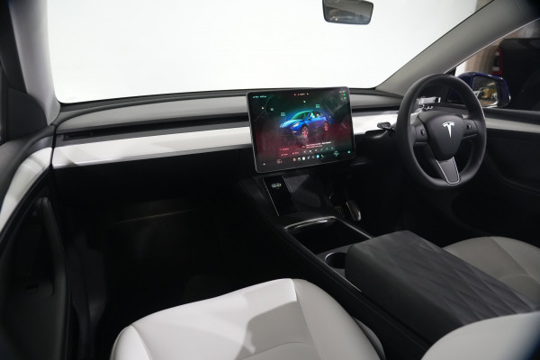2024 Tesla Model Y  Long Range SUV Image 11