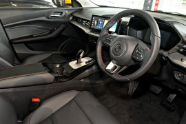 2023 MG MG5  Essence Sedan