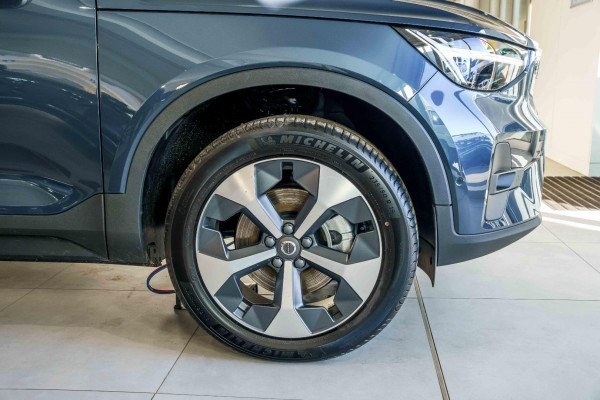 2026 Volvo XC40 XZ Ultra B4 Bright SUV Image 21