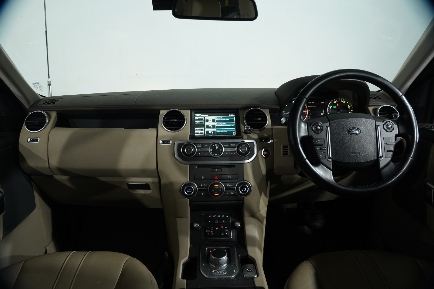 2015 Land Rover Discovery 3.0 Tdv6 SUV Image 13