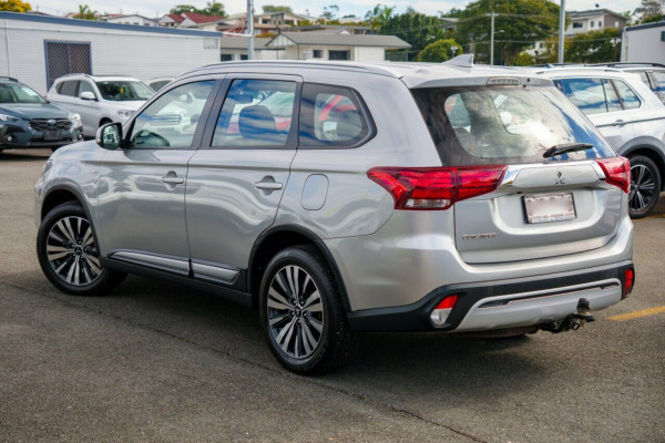 2019 Mitsubishi Outlander ZL ES SUV Image 2