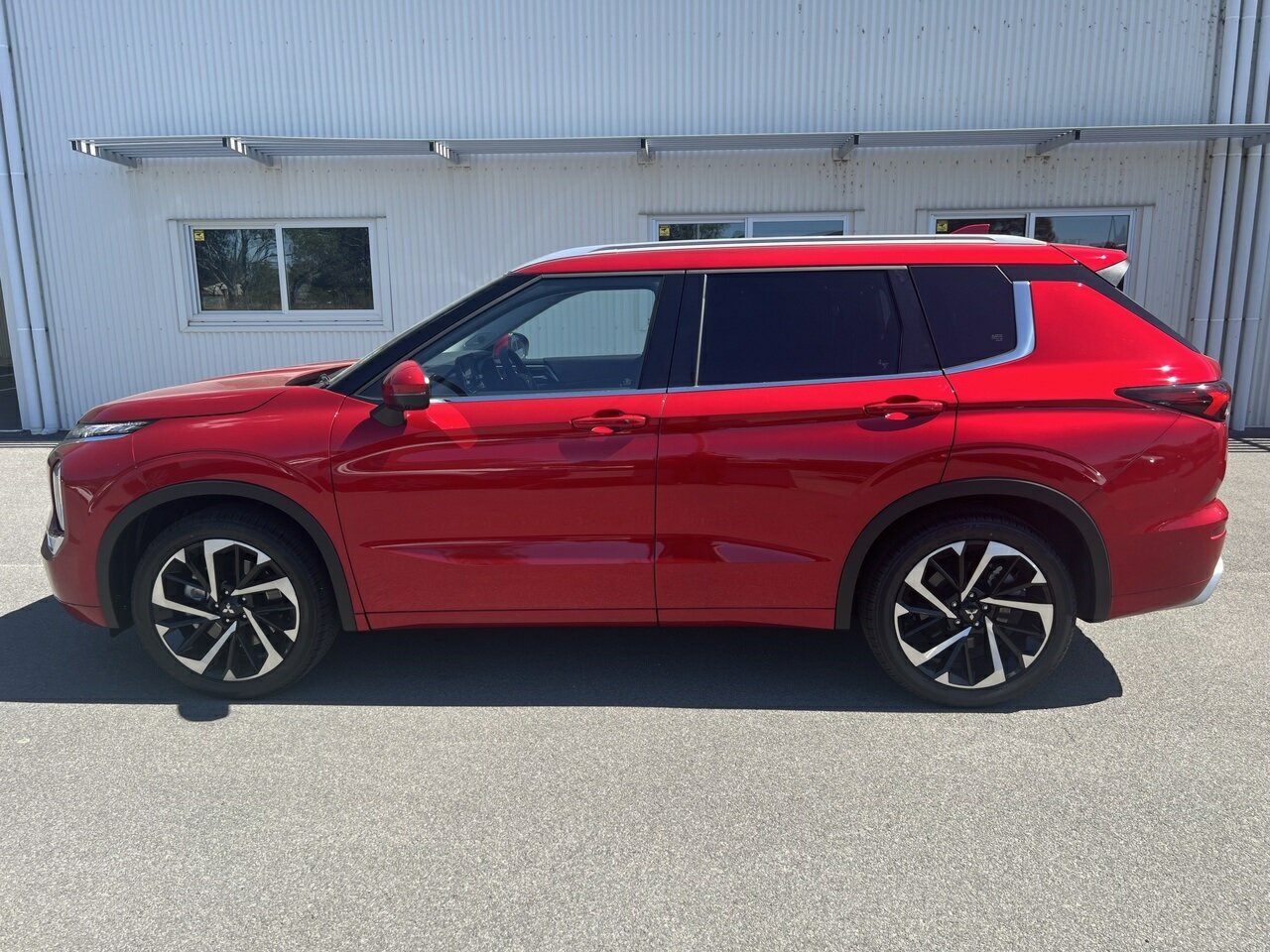 2024 Mitsubishi Outlander ZM Exceed SUV Image 9