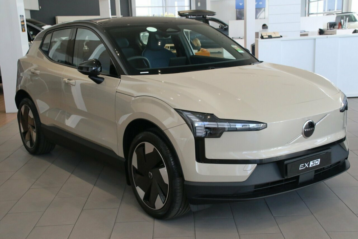 2026 MY27 Volvo EX30  Plus P5 Long Range SUV
