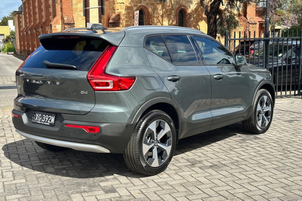 2026 Volvo XC40 XZ Plus B4 SUV Image 3