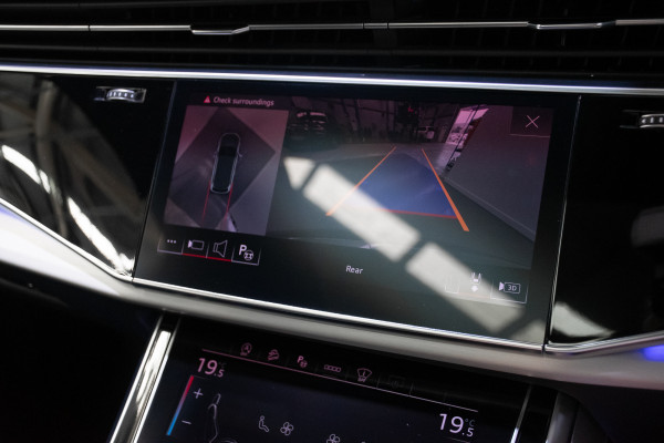 2021 Audi Q7 4M 55 TFSI S line SUV Image 21