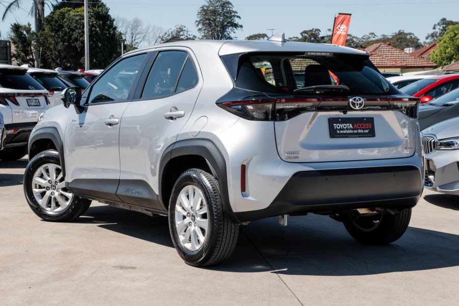 2025 Toyota Yaris Cross MXPJ10R GX SUV Image 2