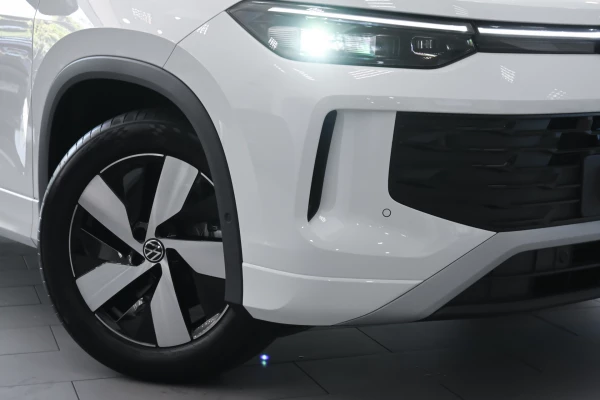 2025 Volkswagen Tayron R4 150TSI Life SUV Image 6