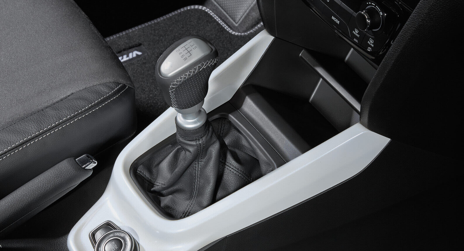 Vitara Centre Trim - White