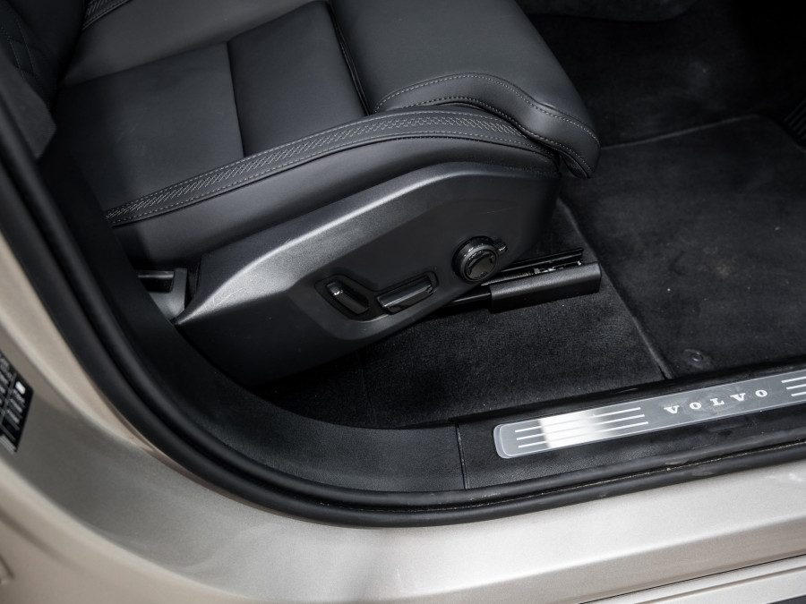 2025 Volvo XC90 L Series B5 Plus 2.0Pmht SUV Image 20