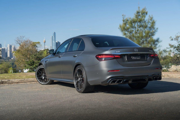 2022 Mercedes-Benz E63S AMG 4matic+ Sedan Image 3
