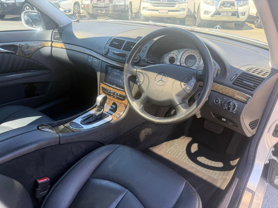 2004 Mercedes-Benz E-Class W211 E500 Elegance Sedan Image 14