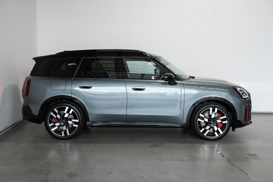 2025 MINI Countryman U25 JCW Favoured SUV