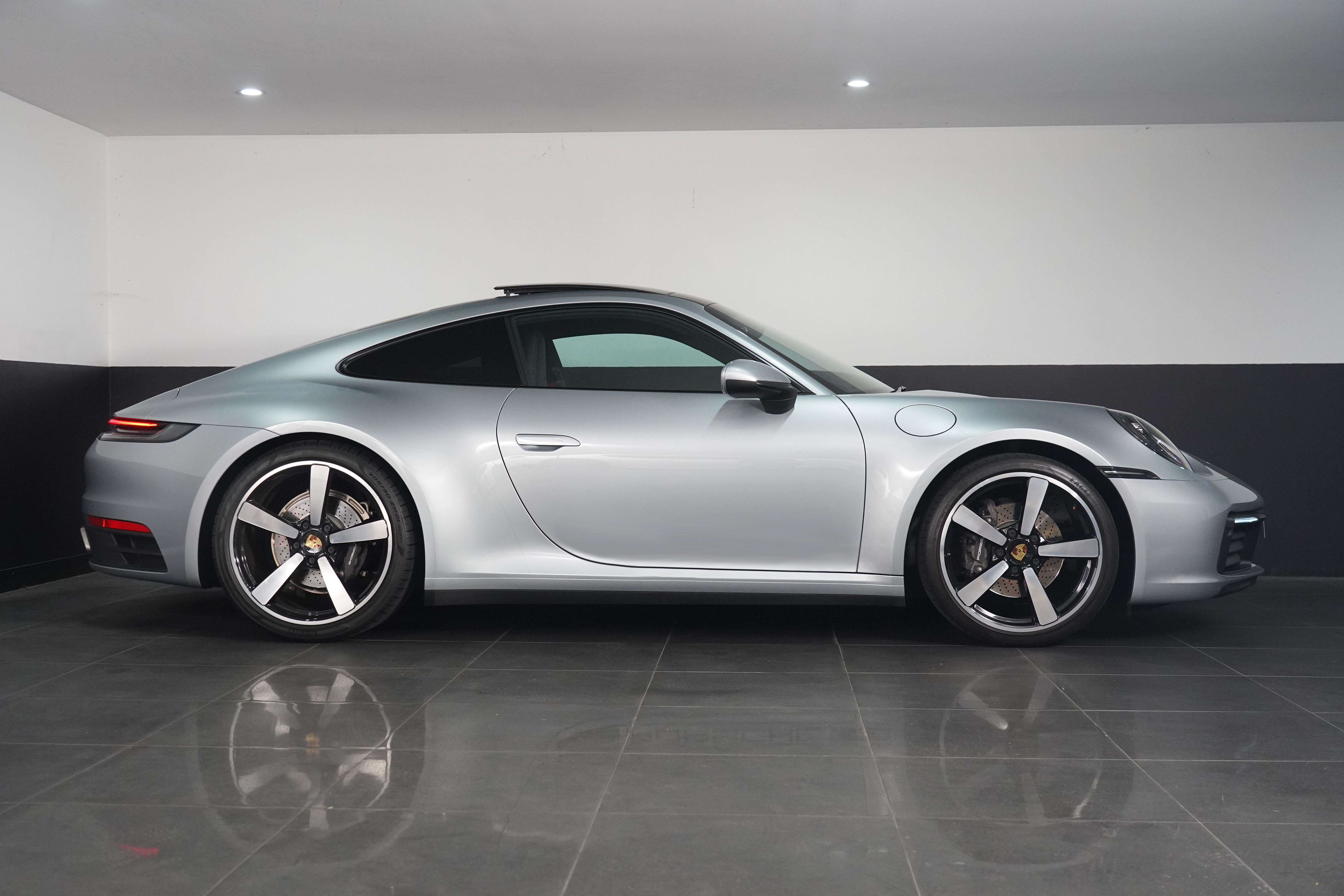 2020 Porsche 911 Carrera Coupe Image 16