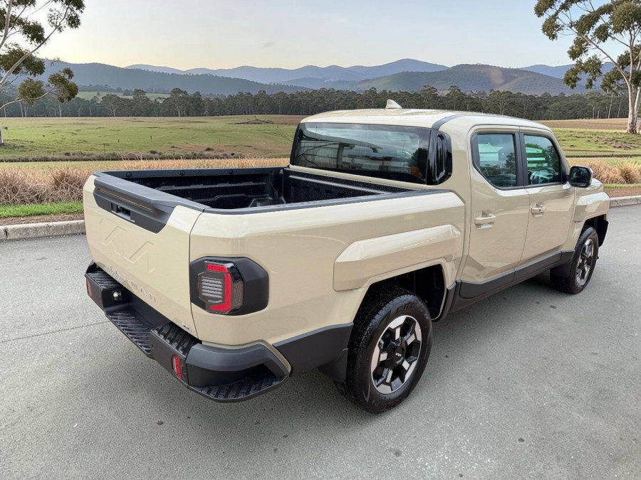 2025 MY26 Kia Tasman TK SX+ Ute Image 3
