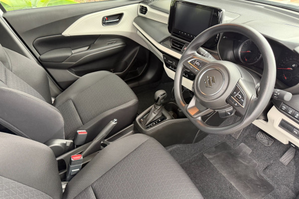 2025 Suzuki Swift Hybrid Hybrid SUV Image 8