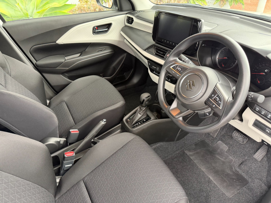 2025 Suzuki Swift Hybrid Hybrid SUV Image 8