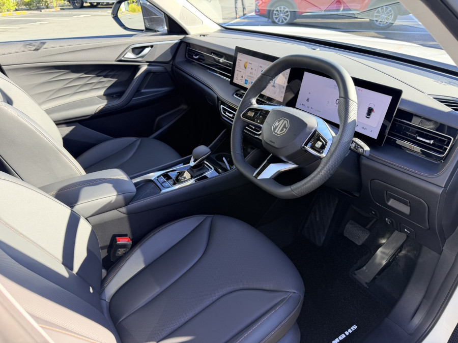 2026 MG HS Super Hybrid Essence SUV Image 8