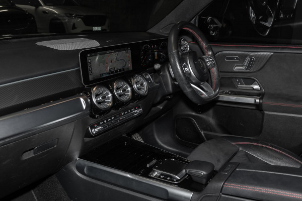 2020 Mercedes-Benz GLB-Class X247 GLB200 SUV image 8