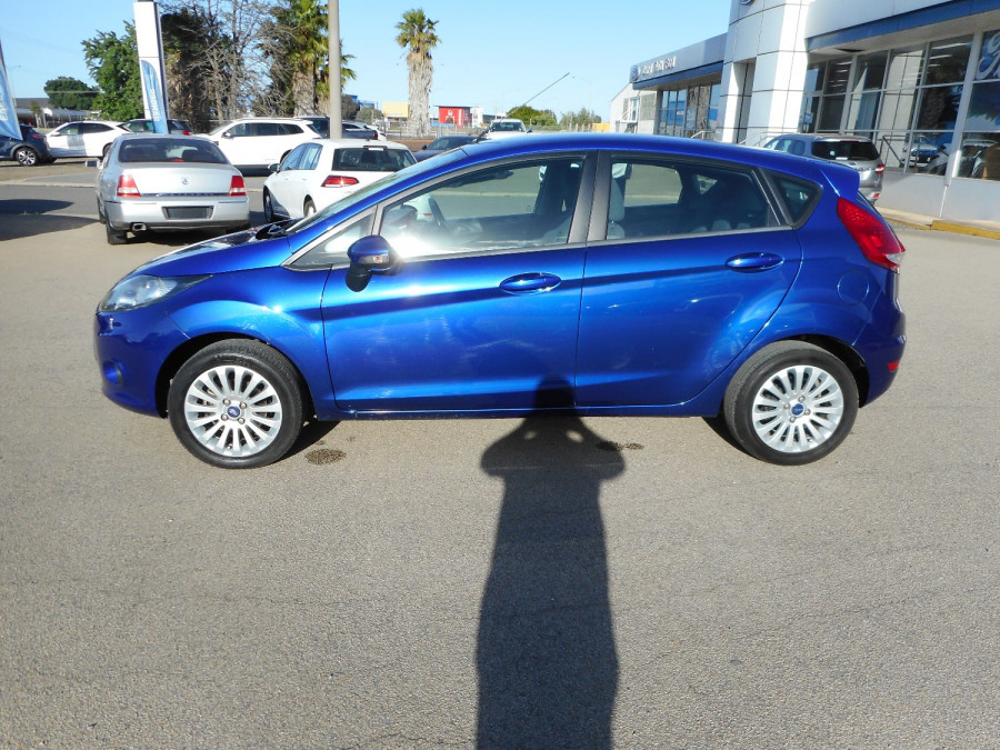2012 Ford Fiesta WT LX Hatchback Image 5