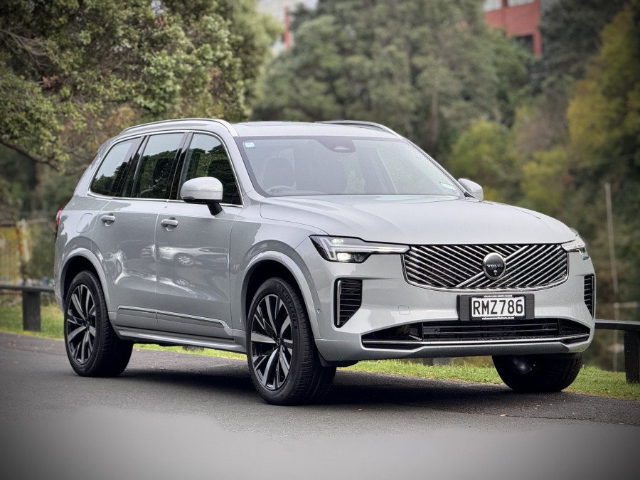 2025 Volvo XC90 L Series B5 AWD Plus SUV Image 11