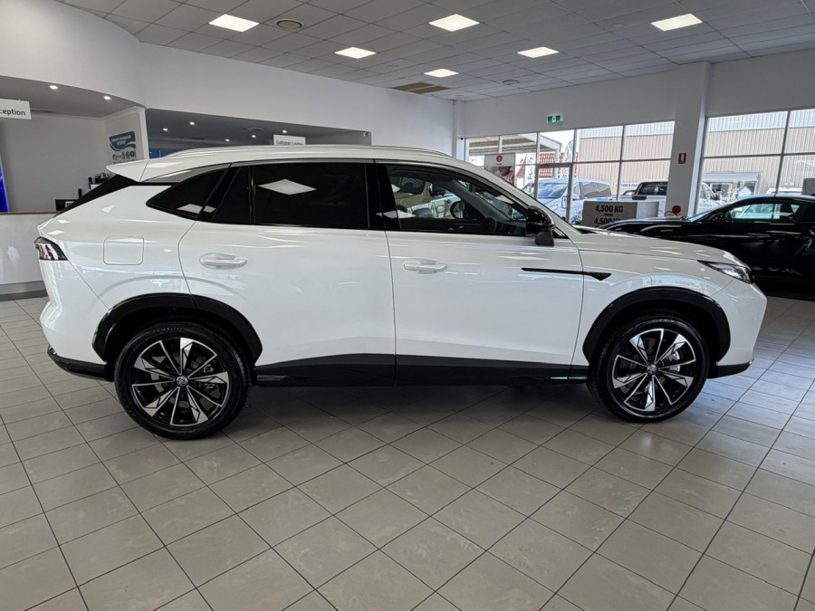 2025 MG HS AS33H Essence Hybrid+ SUV Image 8
