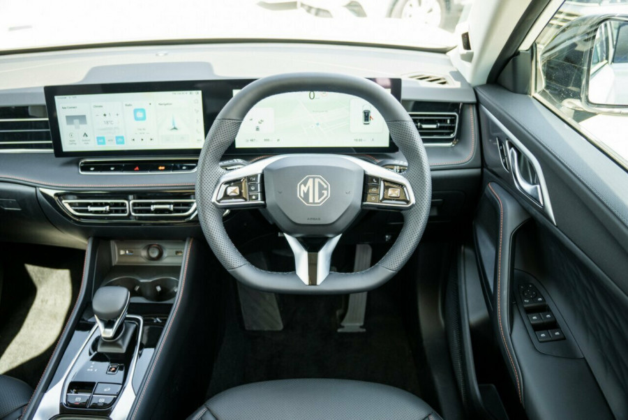 2024 MY24.5 MG HS AS33 Essence SUV Image 11