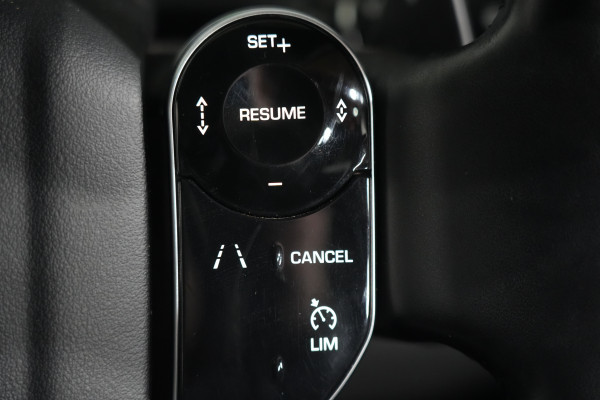 2020 Land Rover Discovery Series 5 SDV6 Landmark SUV Image 26