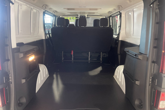 2023 Renault Trafic X82 Crew Pro Van Image 23