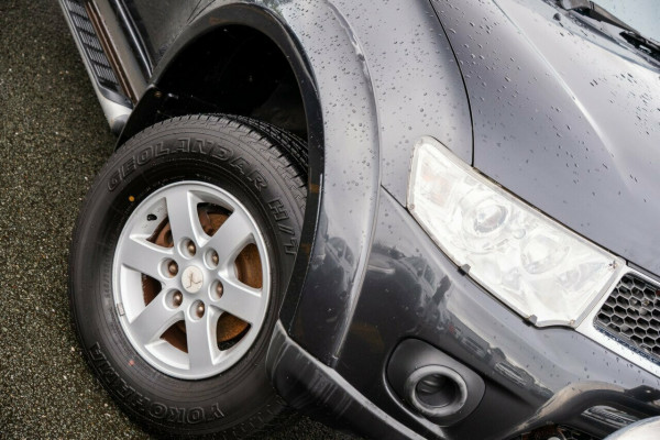 2012 Mitsubishi Challenger PB Wagon Image 6