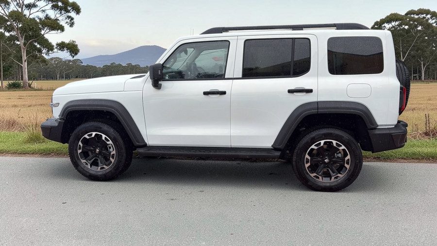 2026 GWM Tank 300 P01 Ultra Hi4-T PHEV SUV Image 4