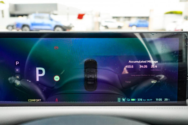 2025 MG IM5 P12L Performance Hatch Image 18