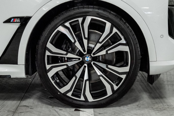 2025 BMW X7 G07 LCI M60i SUV image 23