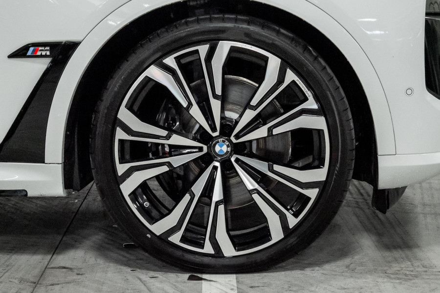 2025 BMW X7 G07 LCI M60i SUV