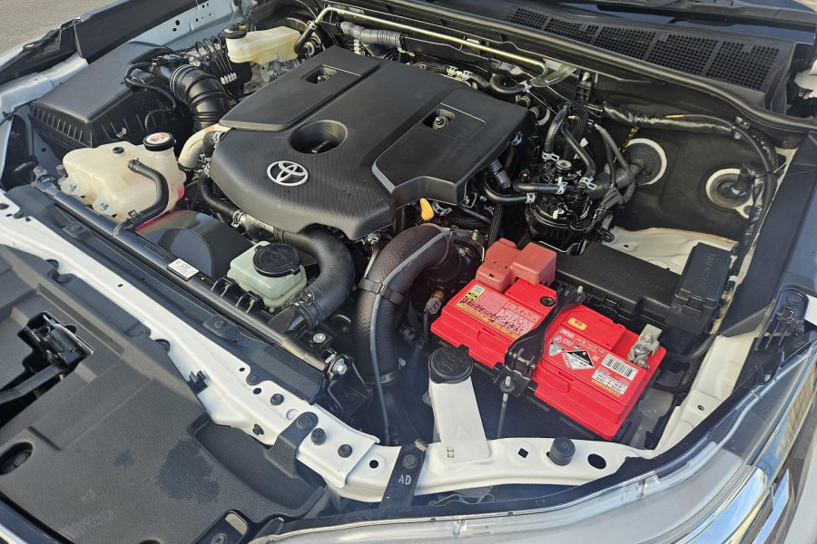 2020 Toyota HiLux  SR Dual Cab Cab Chassis Image 13