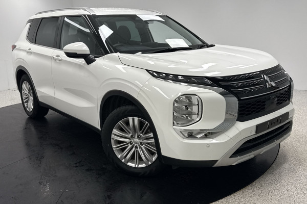 2023 Mitsubishi Outlander ZM LS SUV