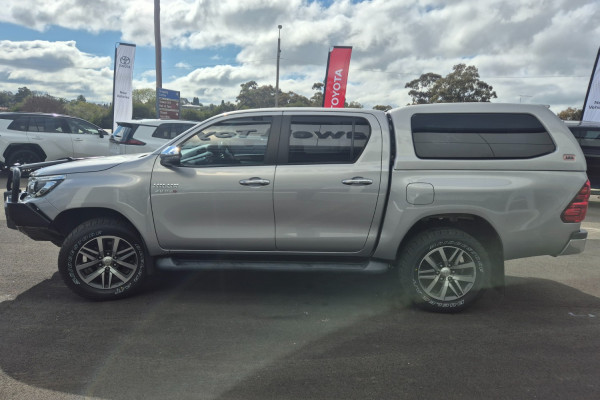 2018 Toyota HiLux  SR5 Double Cab Pick Up Image 7